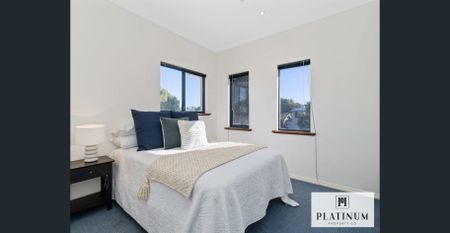 Luxury Family Retreat on Henley Road - Photo 3