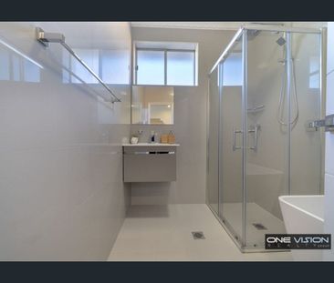 PRIME WATERFRONT POSITION. - Photo 6