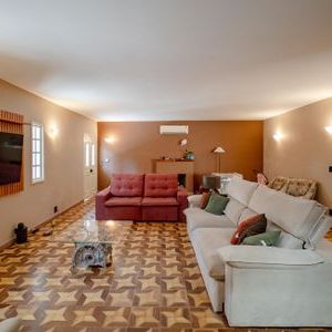 Casa para alugar com 670m², 6 quartos e 6 vagas - Foto 1