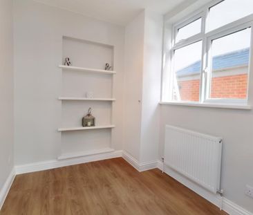 3 bedroom semi-detached house to rent - Photo 6