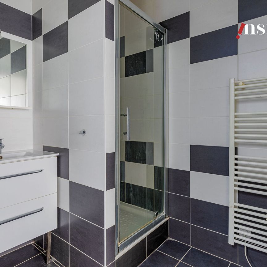 Métro Valmy T2, - Photo 1