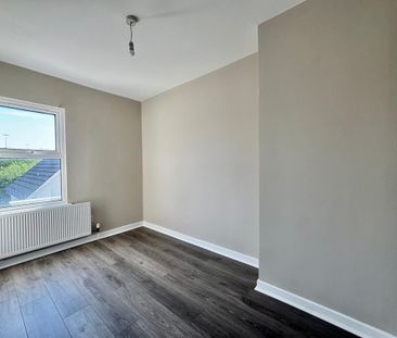 2 Hamilton Terrace, Lurgan, BT66 7DX - Photo 3