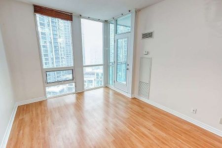 For Lease - 220 Burnhamthorpe Road Unit# 1706, Mississauga, Ontario - Photo 4
