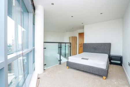 3 bedroom flat to rent - Photo 3