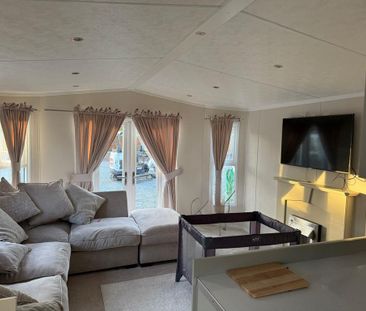 2 bedroom park home to rent - Photo 1