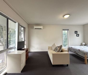 Entry via Broadoaks Street - Photo 1