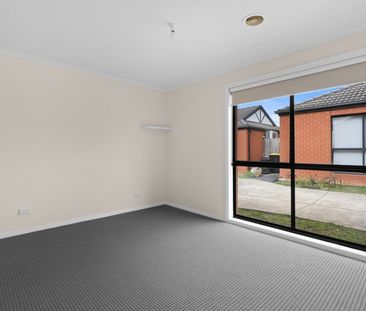 Well-Presented Unit Steps from Shops & Transport - Photo 5