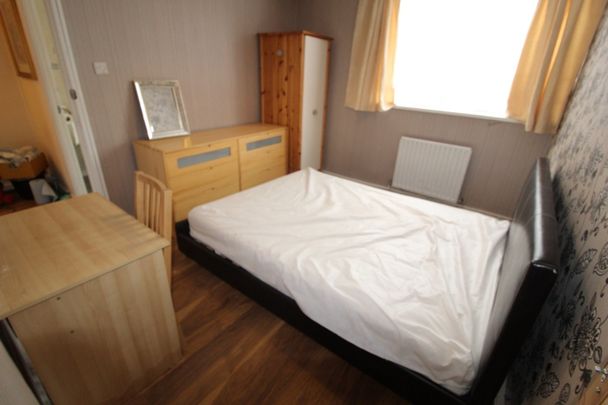 Room in a Shared Flat, Martindale House, E14 - Photo 1