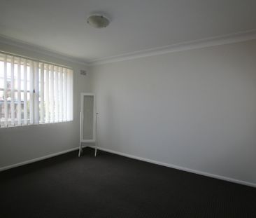 Modern Top Floor 2 Bedroom Apartment - Photo 4