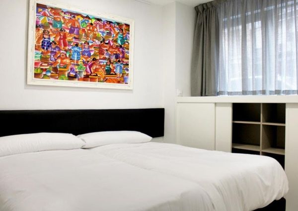 Plaza de Chamberí, Madrid, Community of Madrid 28010