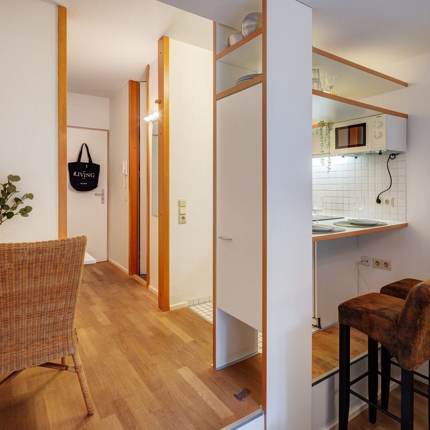 Sunny studio apartment in great location Maxvorstadt - Photo 1