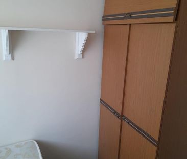 1 bedroom in a house share to rent - Photo 6