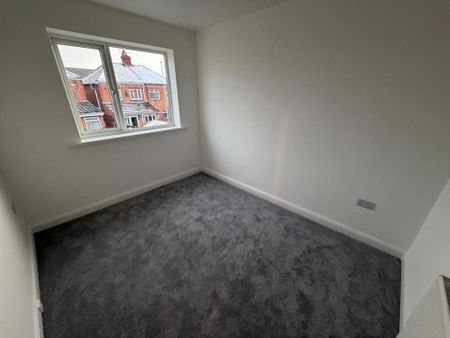 3 bedroom semi-detached house to rent - Photo 2