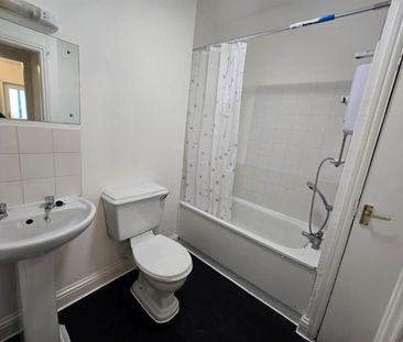 High Street, Maidstone ME14, London - Photo 1