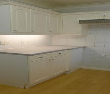 2 bedroom retirement property to rent - Photo 5