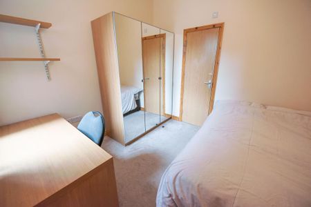 7 bedroom terraced house to rent - Photo 5