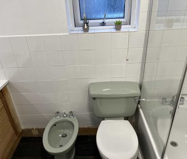 Room 6, 25 Springfield Road, Guildford, Surrey GU1 4DW - Photo 6