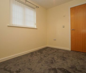 Flat in Pennine View Close, Carlisle - Photo 5