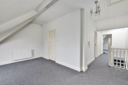 London Road, High Wycombe, Buckinghamshire,HP11 - Photo 3