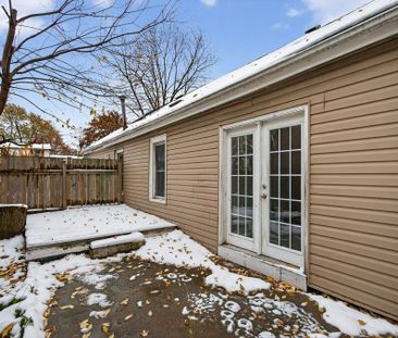 For Lease - 71 Teal Avenue, Hamilton, Ontario - Photo 2