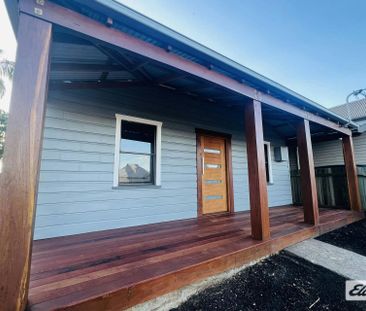 Newly Renovated 4 Bedroom Home - Photo 5