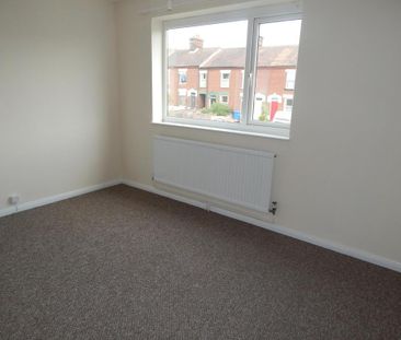 2 bedroom semi-detached house to rent - Photo 3