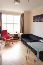 3 Bedroom flat - Photo 2