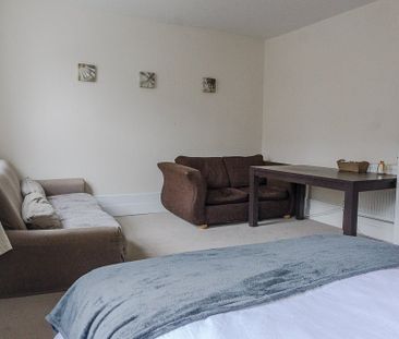 Room in a Shared Flat, London, SW9 - Photo 3