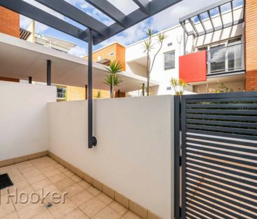 2/32 Fielder Street, EAST PERTH - Photo 4