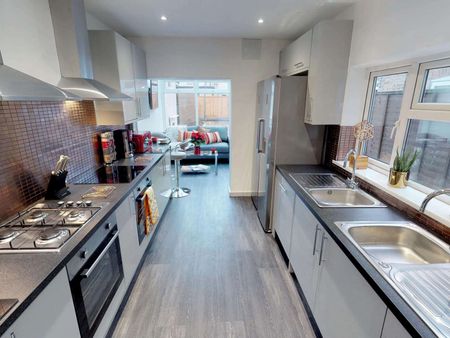 Manteca House, 22 Cassio Road - Photo 5