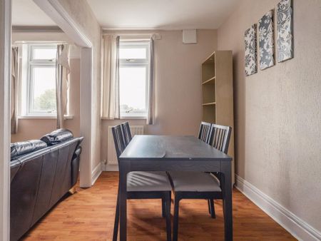 3 bedroom apartment to rent - Photo 5