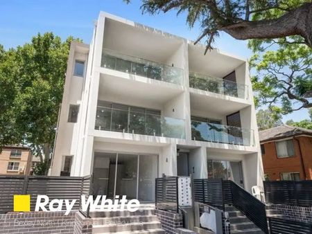 Modern 2 Bedroom Apartment - Photo 4