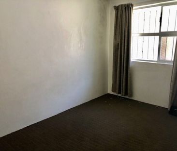 Spacious Unit - Cats Welcome!! - Photo 3