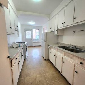 ** Because You Deserve a Home: 3 1/2 Near Orange Line Metros, CDN ** - Photo 2