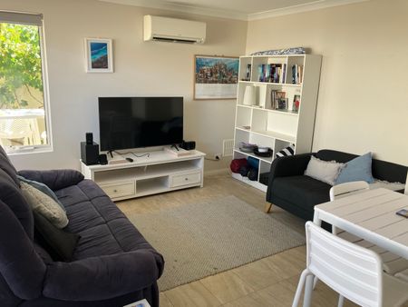 Scarborough - Photo 2