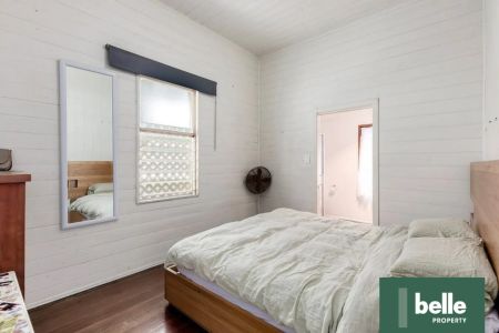 Beautifully Updated Cottage with Multiple Living Options - Photo 4