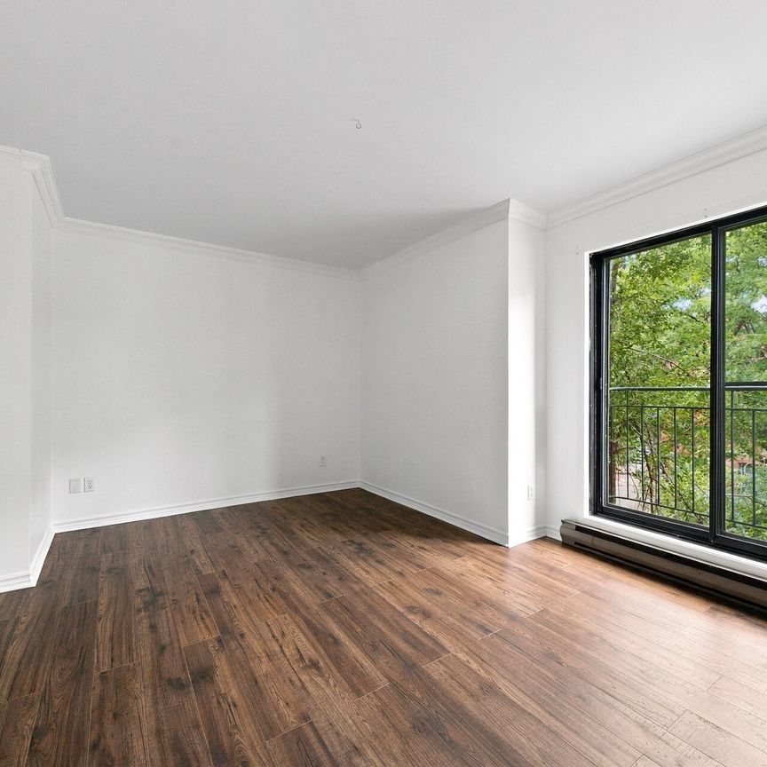 Maison à étages - 7068Z Av. Marie-G.-Lajoie - Photo 1