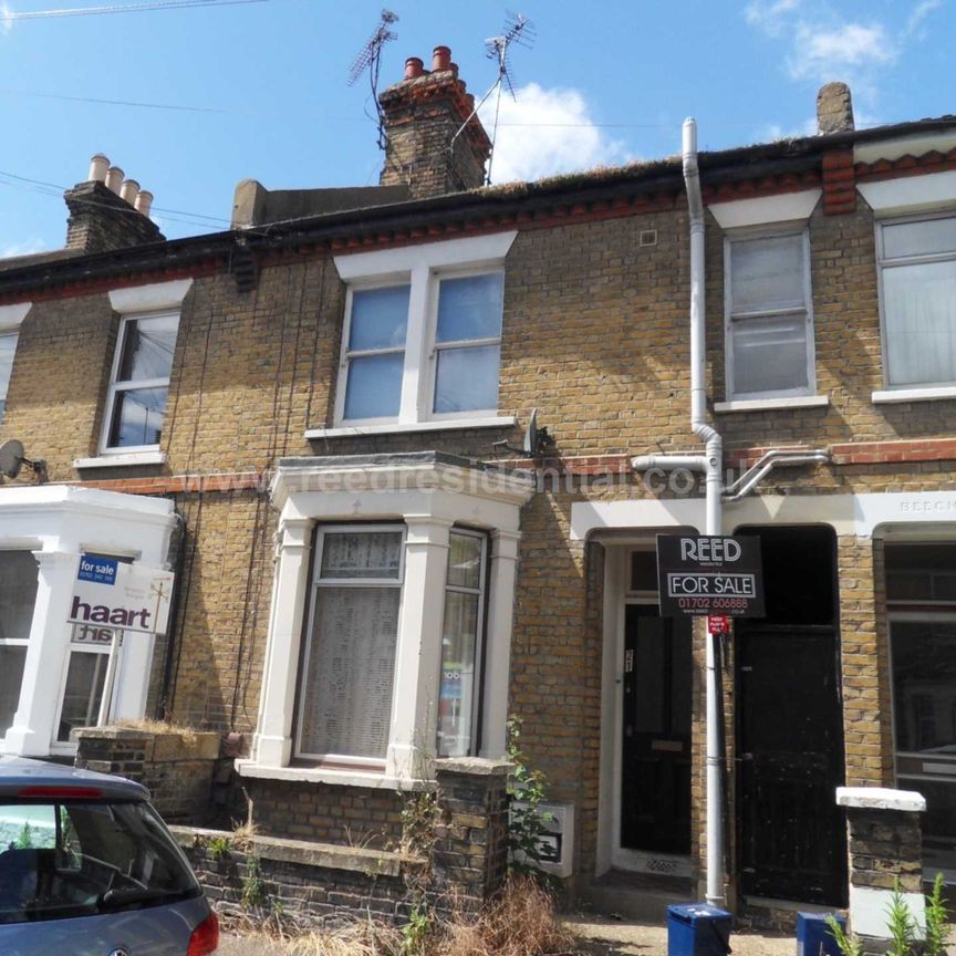 Napier Avenue, Southend - Photo 1