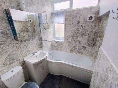 The Lindens, Newbridge Crescent, Wolverhampton - Photo 4