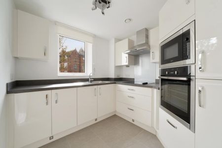 2 bedroom retirement property to rent - Photo 5