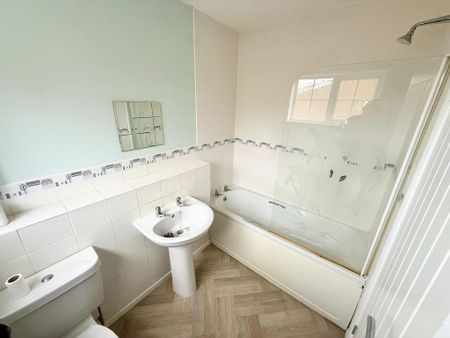 2 bedroom semi-detached house to rent - Photo 5