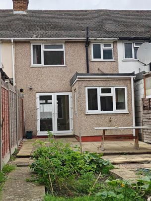 3 bedroom terraced house to rent - Photo 1