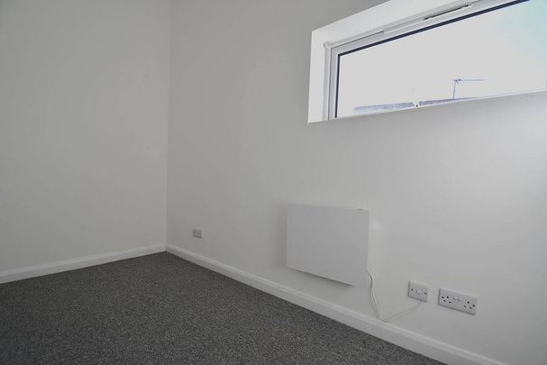 3 bedroom flat to rent - Photo 1