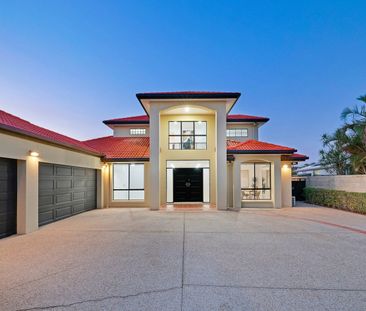 Waterfront Retreat – Spacious 5‑Bedroom Home with Pool & River Access - Photo 4