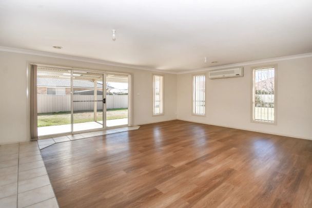 Spacious Family Home in Quiet West Orange - Photo 1