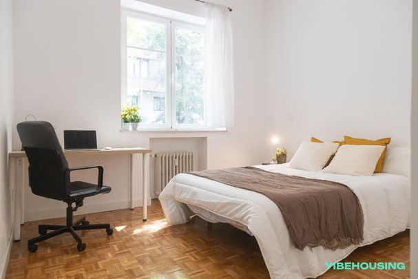 Calle del Arcipreste de Hita, Madrid, Community of Madrid 28015 - Photo 1