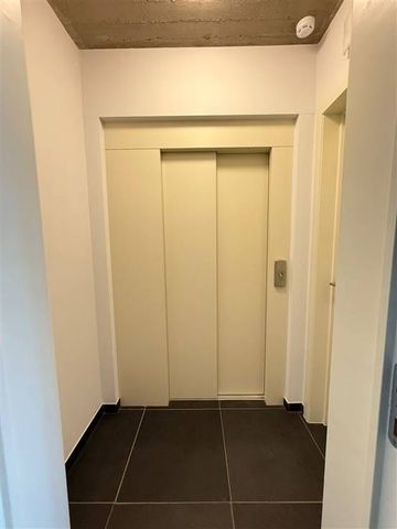 Appartement te huur - Foto 2