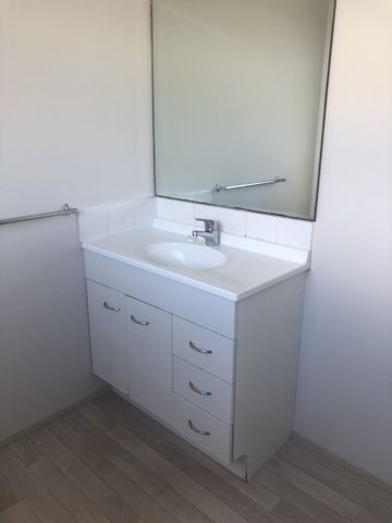 **Spacious 3-Bedroom Townhouse for Rent in Hamilton, Melville – $660/week** Discover comfortable and convenient living in this well-appointed 3-bedroom, 2-bathroom townhouse located in the desirable suburb of Hamilton, Melville 3206. - Photo 3