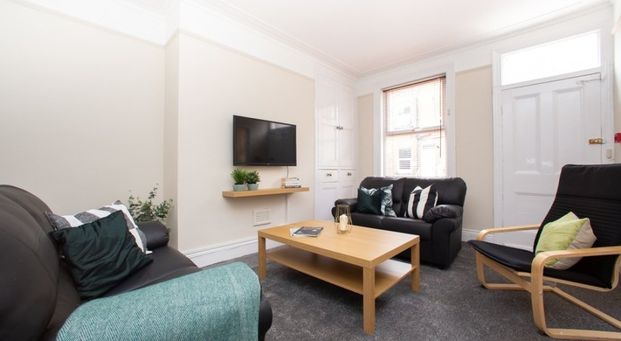 37 Headingley Avenue, Headingley, Leeds, LS6 3ER - Photo 1