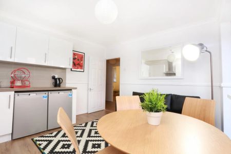 Limscott House – Room 3 - Photo 3